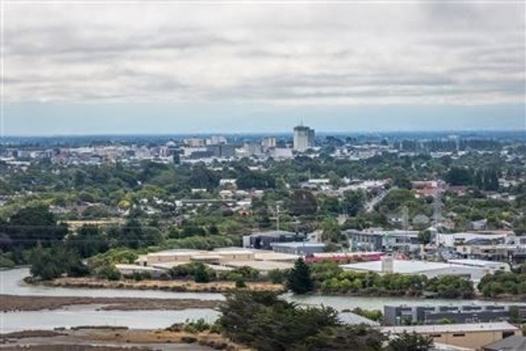 Photo of property in 3 Osmond Lane, Mount Pleasant, Christchurch, 8081