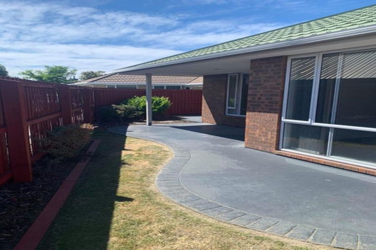 Photo of property in 1/32 Anglesea Avenue, Parklands, Christchurch, 8083