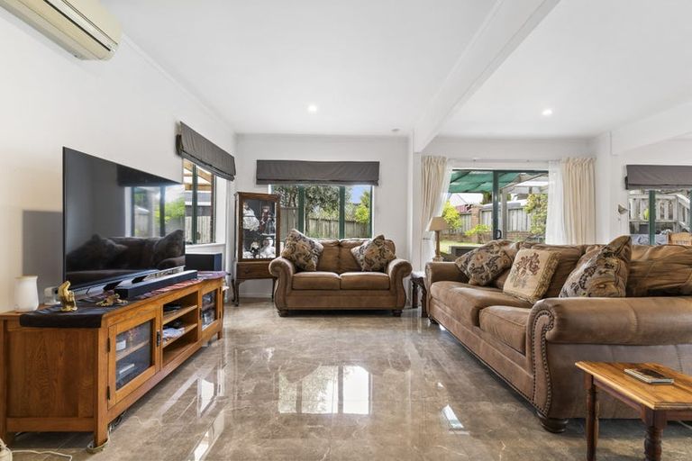 Photo of property in 2/9 Barcroft Place, Clendon Park, Auckland, 2103
