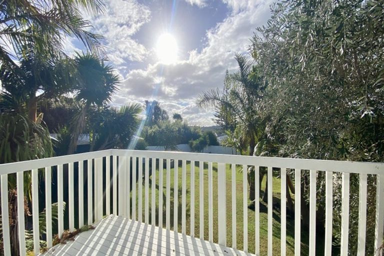 Photo of property in 12 Utting Street, Birkdale, Auckland, 0626
