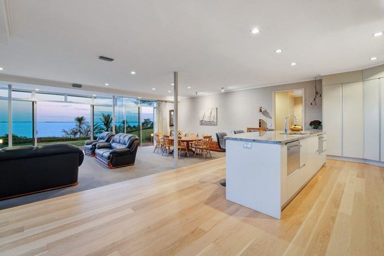 Photo of property in 859 Whangaparaoa Road, Manly, Whangaparaoa, 0930