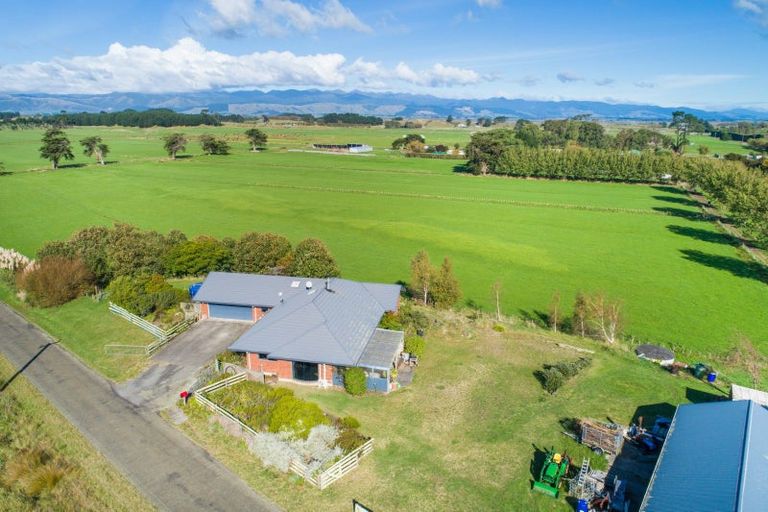 Photo of property in 18 Cummerfield Road, Foxton, 4891