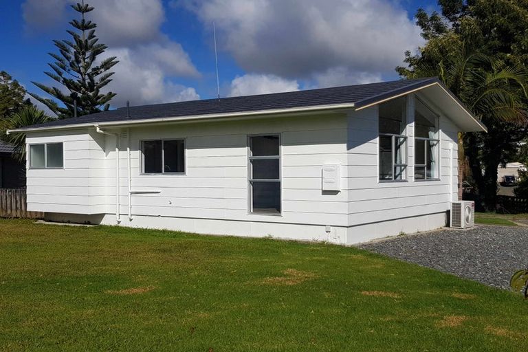 Photo of property in 129 Awaroa Road, Helensville, 0800