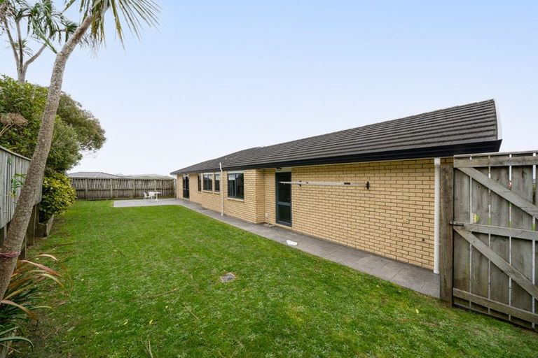 Photo of property in 2 Comber Place, Johnsonville, Wellington, 6037