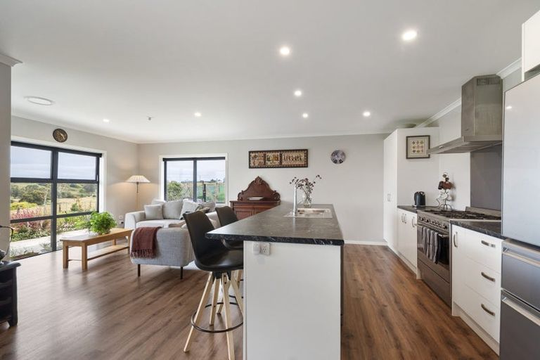 Photo of property in 29 Fry Road, Halcombe, Feilding, 4777