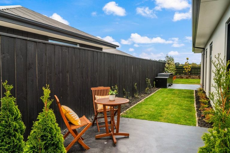 Photo of property in 19 Frank Ernest Crescent, Prebbleton, 7676