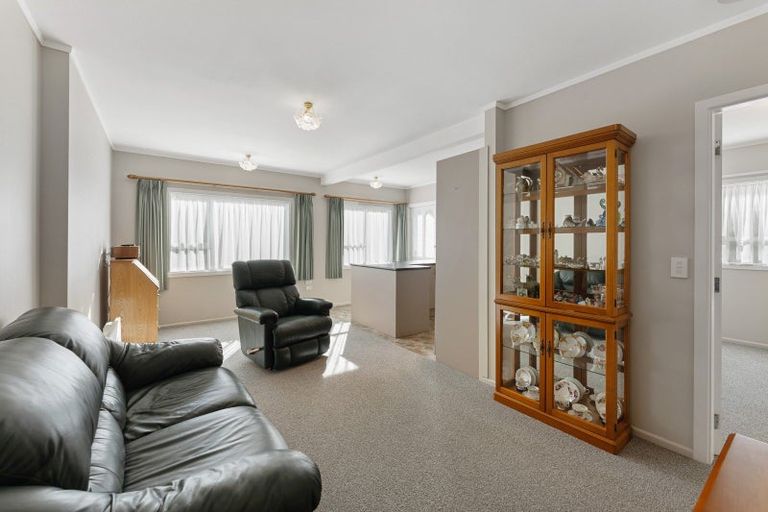 Photo of property in 37 Holland Street, Wainuiomata, Lower Hutt, 5014