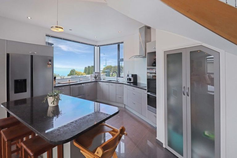 Photo of property in 63 Tamworth Crescent, Newlands, Wellington, 6037