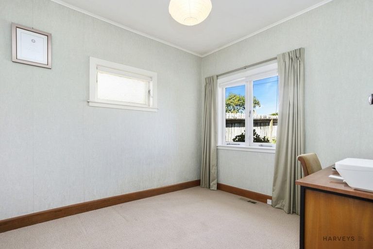 Photo of property in 30 Pleasant Road, Glen Eden, Auckland, 0602