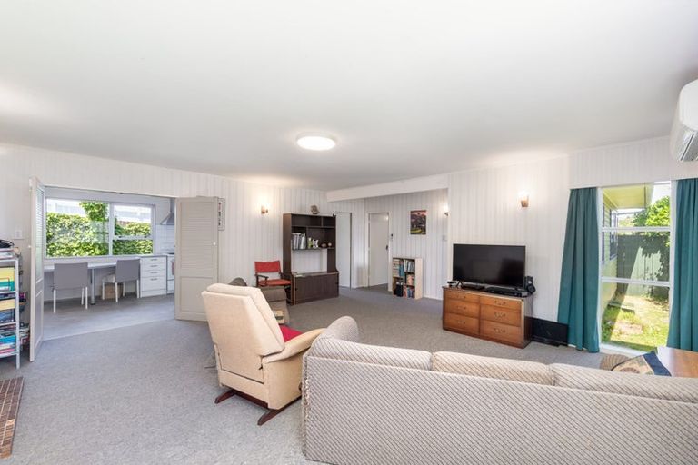 Photo of property in 78 Stewart Drive, Newlands, Wellington, 6037