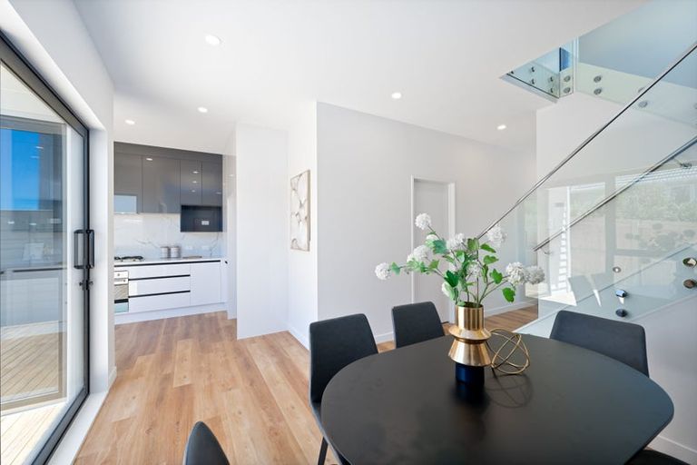 Photo of property in 21b Barron Drive, Green Bay, Auckland, 0604