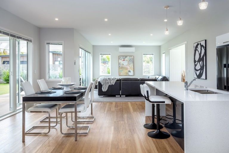 Photo of property in 9 James Kidd Place, Greytown, 5712