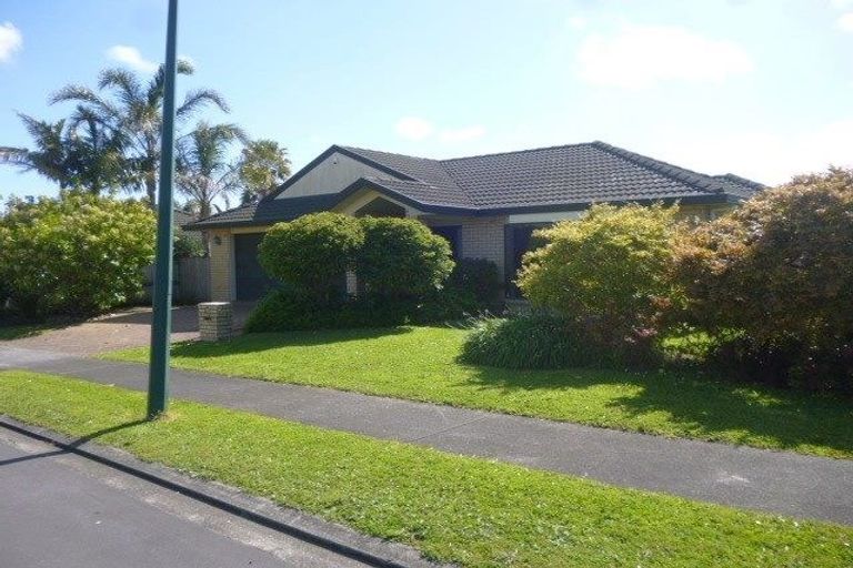 Photo of property in 10 Nad Place, East Tamaki Heights, Auckland, 2016