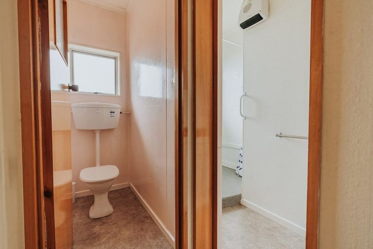 Photo of property in 12 Cowper Street, Milton, 9220