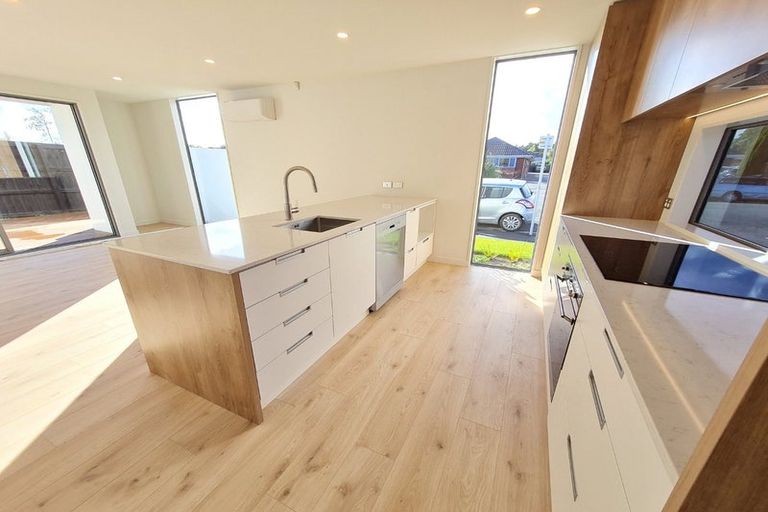Photo of property in 1/43 Maxwell Street, Riccarton, Christchurch, 8041