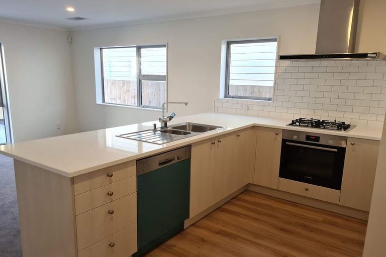 Photo of property in 137 Amesbury Drive, Churton Park, Wellington, 6037