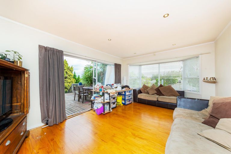 Photo of property in 3 Kaikoura Street, Henderson, Auckland, 0612