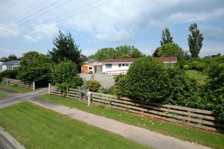 Photo of property in 33 Castle Street, Eltham, 4322