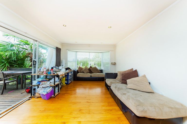 Photo of property in 3 Kaikoura Street, Henderson, Auckland, 0612