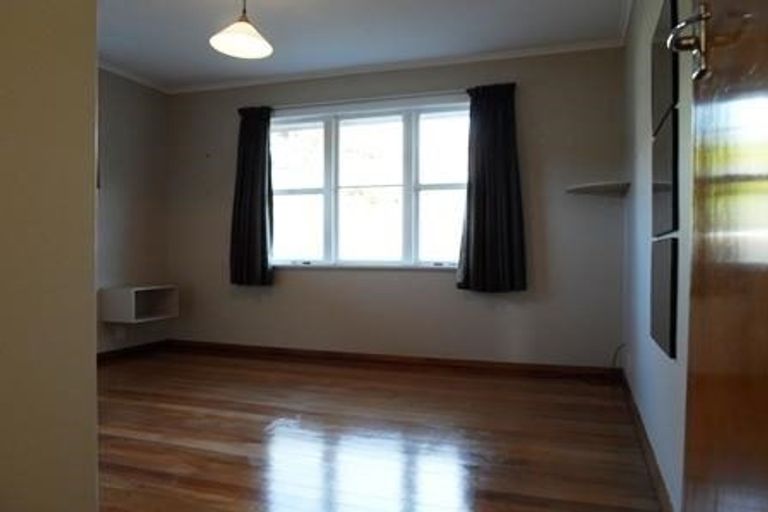 Photo of property in 1 Field Street, Silverstream, Upper Hutt, 5019