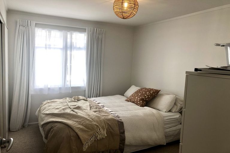 Photo of property in 80 The Parade, Island Bay, Wellington, 6023