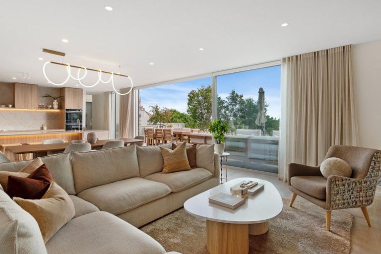 Photo of property in 359 Centaurus Road, Hillsborough, Christchurch, 8022