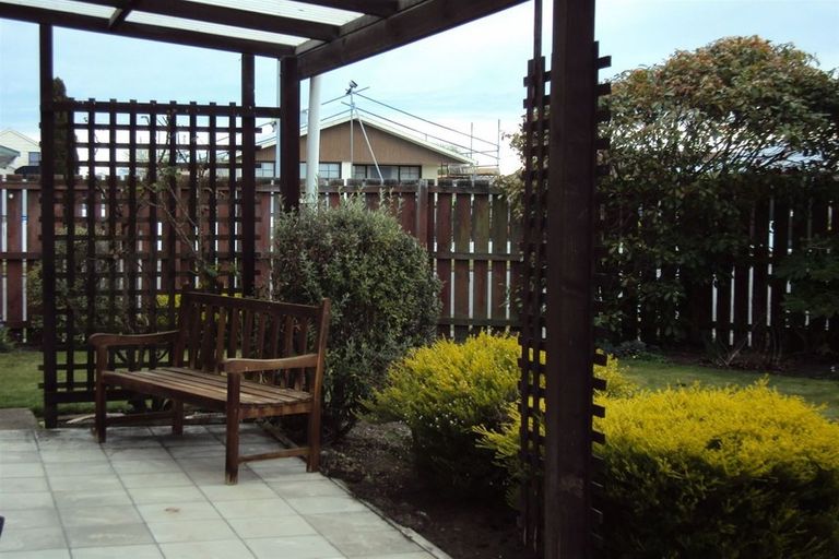 Photo of property in 122 Effingham Street, North New Brighton, Christchurch, 8083