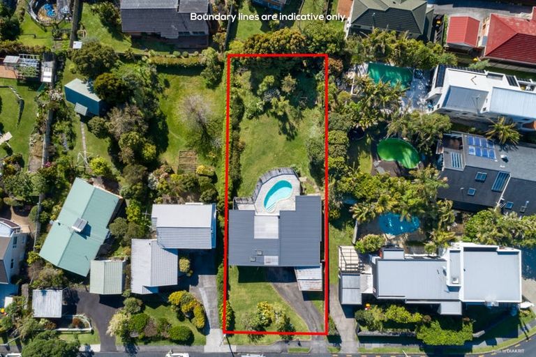 Photo of property in 156 Bleakhouse Road, Mellons Bay, Auckland, 2014