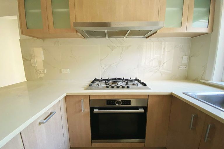 Photo of property in 1/28 Rangitoto Terrace, Milford, Auckland, 0620