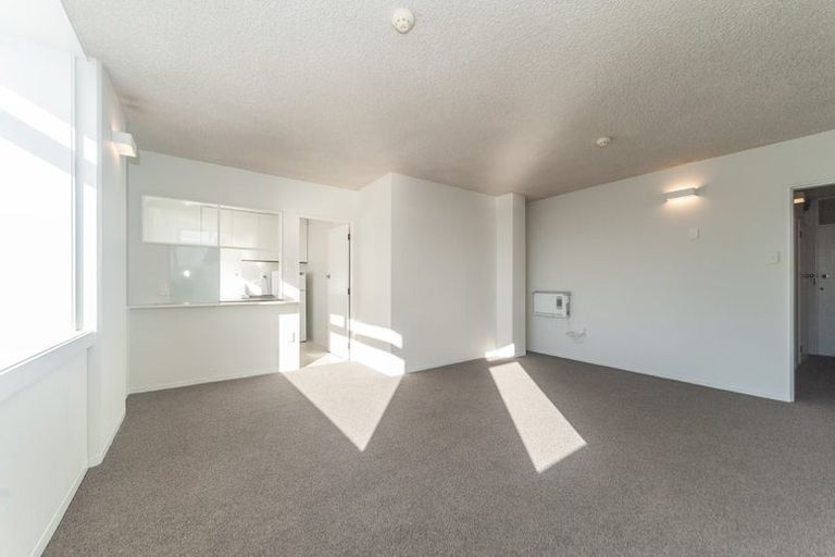 Photo of property in Jerningham Apartments, 20 Oriental Terrace, Oriental Bay, Wellington, 6011