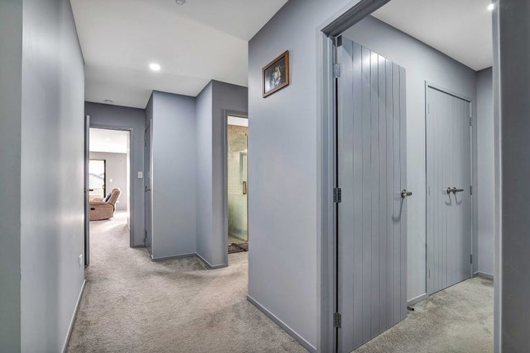 Photo of property in 2 Frederick Place, Whalers Gate, New Plymouth, 4310
