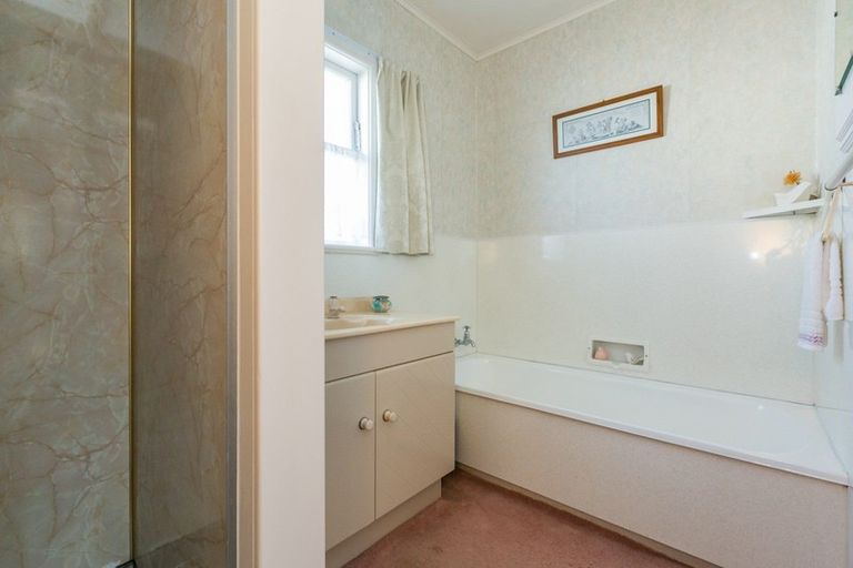 Photo of property in 18 Pembroke Street, Taradale, Napier, 4112