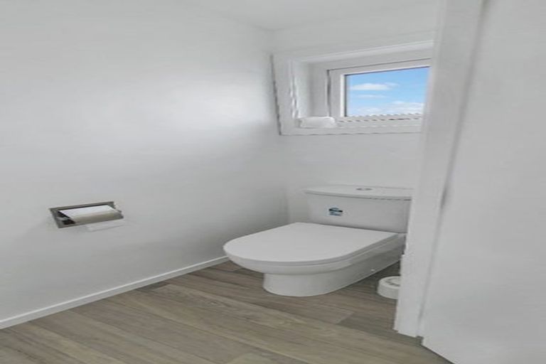 Photo of property in 176 Henderson Valley Road, Henderson, Auckland, 0612