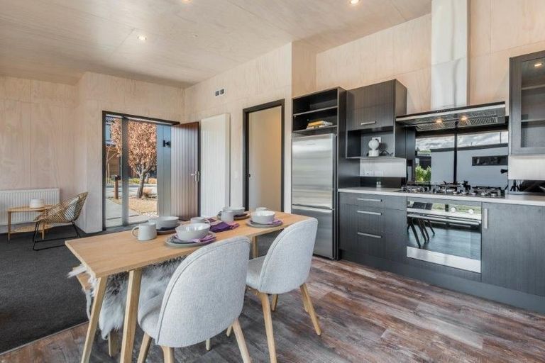 Photo of property in 1 Kapuka Lane, Wanaka, 9305