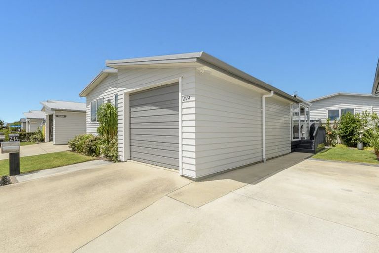 Photo of property in 214/11 Kamahi Crescent, Papamoa Beach, Papamoa, 3118