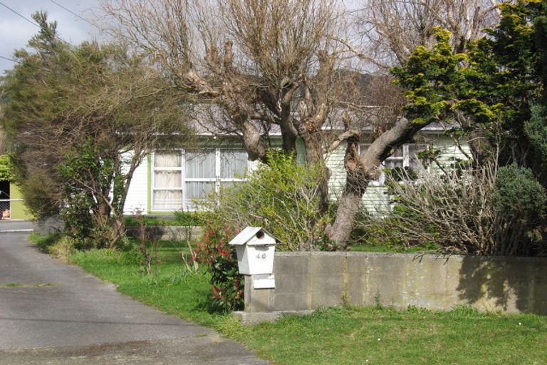Photo of property in 40 Hinau Grove, Wainuiomata, Lower Hutt, 5014