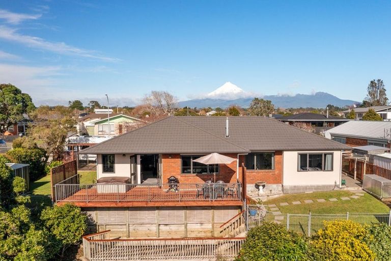 Photo of property in 22 Truby King Street, Merrilands, New Plymouth, 4312