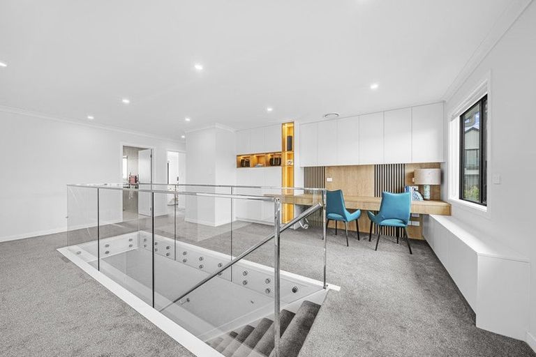 Photo of property in 1 Luff Place, Long Bay, Auckland, 0630