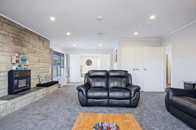 Photo of property in 8 Koromiko Place, Waiuku, 2123