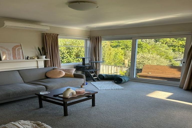 Photo of property in 9b Lincoln Avenue, Tawa, Wellington, 5028