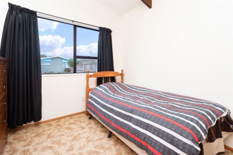 Photo of property in 92c/2 Englefield Road, Northwood, Christchurch, 8051