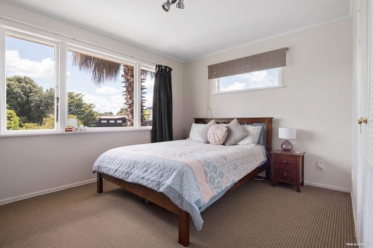 Photo of property in 62 Megan Avenue, Pakuranga Heights, Auckland, 2010
