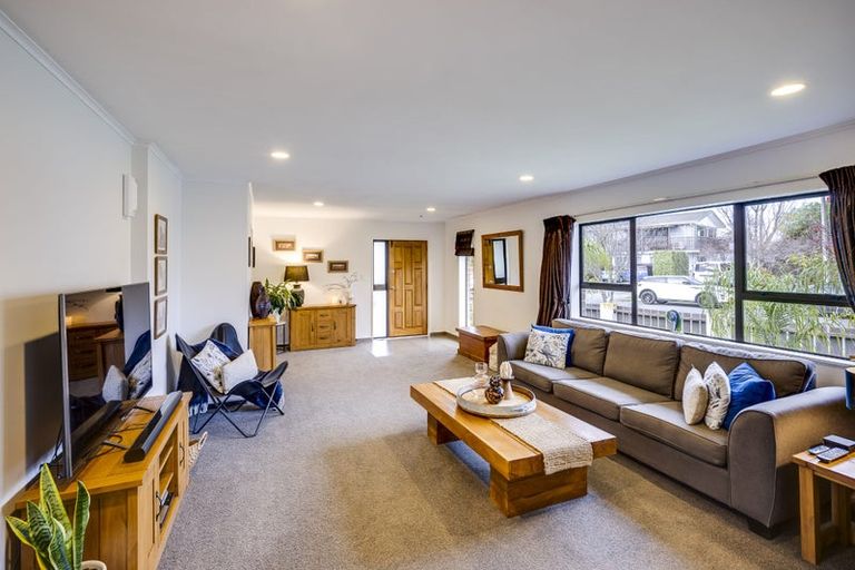 Photo of property in 4 Hetley Crescent, Taradale, Napier, 4112