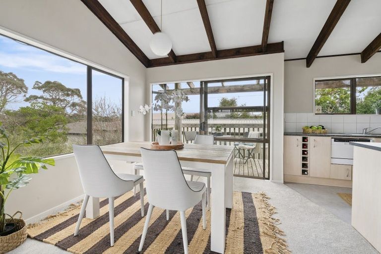 Photo of property in 19 Shakespear Road, Army Bay, Whangaparaoa, 0930