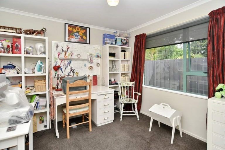 Photo of property in 127 High Street, Oxford, 7430