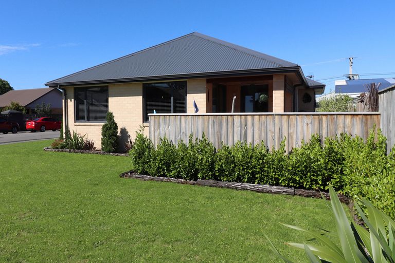 Photo of property in 3 Hereford Drive, Carterton, 5713