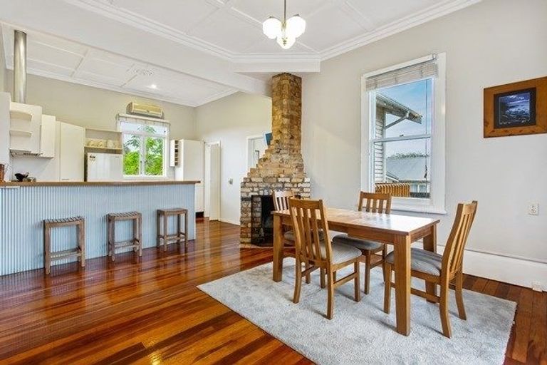 Photo of property in 14 Wallace Road, Mangere Bridge, Auckland, 2022