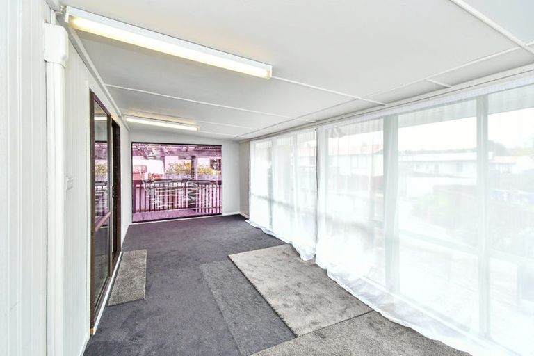 Photo of property in 2/10 Nearco Street, Randwick Park, Auckland, 2105