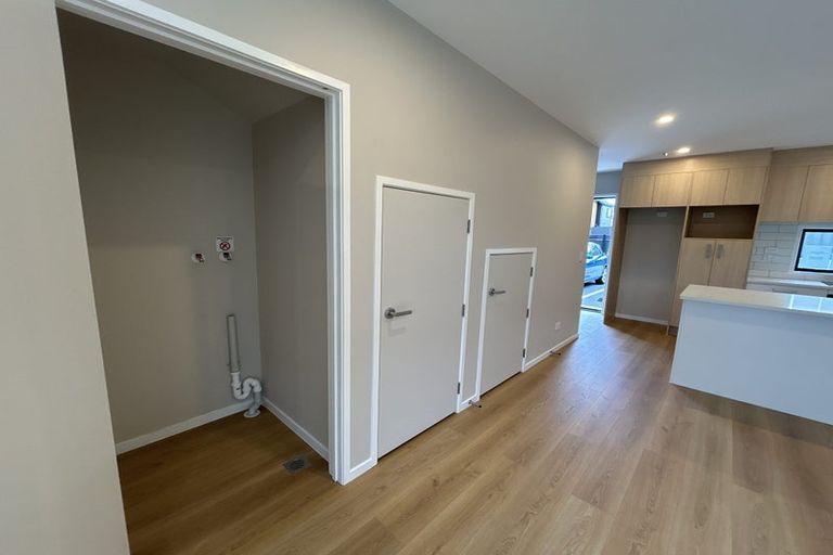 Photo of property in 11 Whati Lane, Henderson, Auckland, 0612