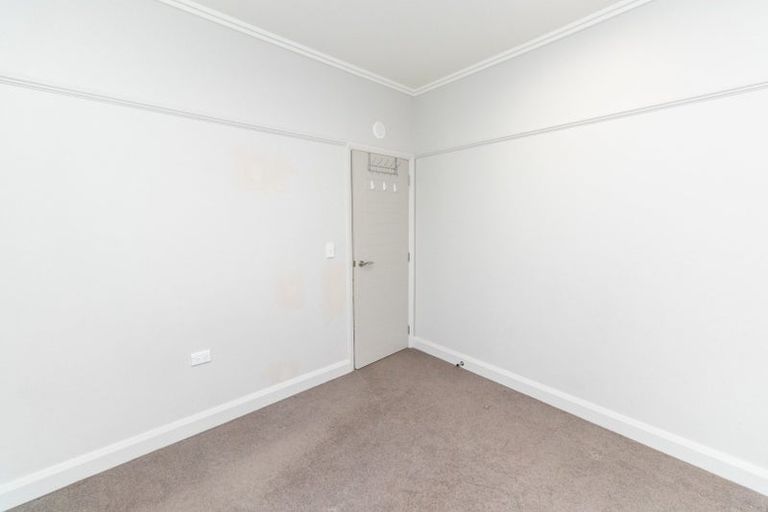 Photo of property in Fountain Court, 16/48u Oriental Parade, Oriental Bay, Wellington, 6011